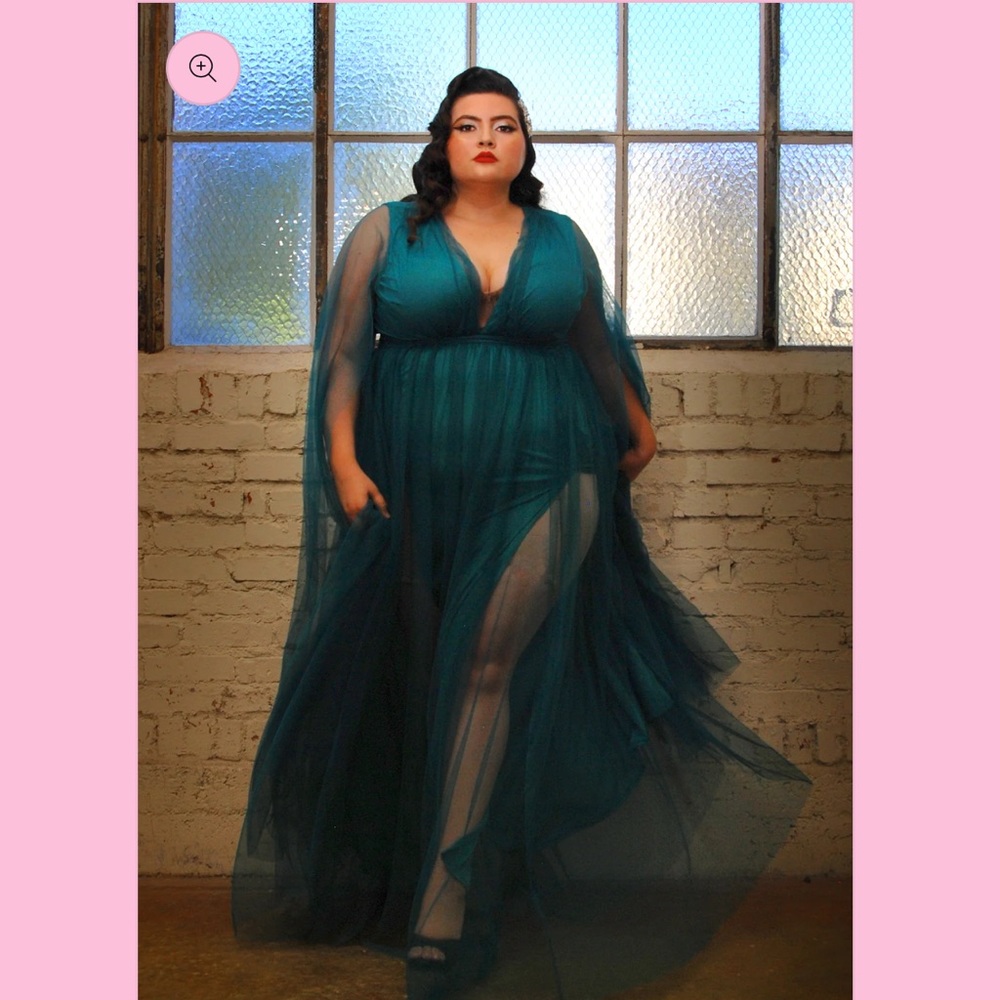 Pinupgirl Clothing Bombshell Plunge Gown in Peacock